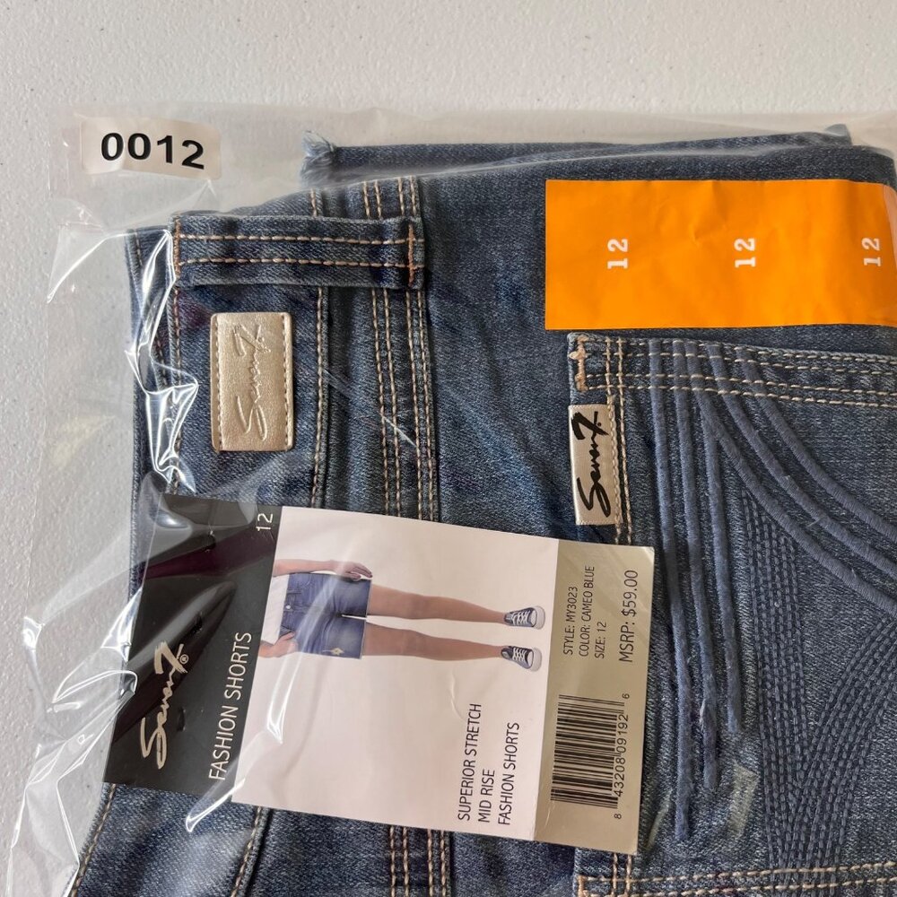 Seven7 Women's Denim Shorts Distressed Frayed Hem Size 12 Blue - Picture 9 of 10